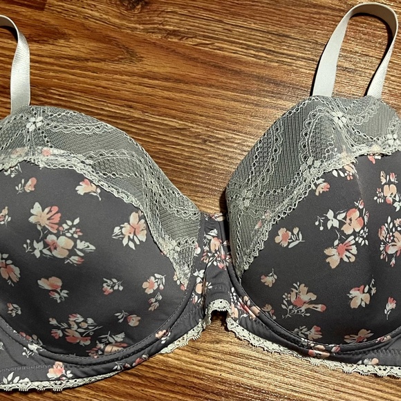 Laura Ashley Bra - Picture 1 of 3
